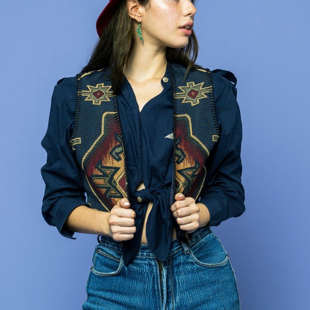 🌼🌼 4/$20 Item Vintage Handmade Tribal Vest🌼🌼 - Picture 7 of 9